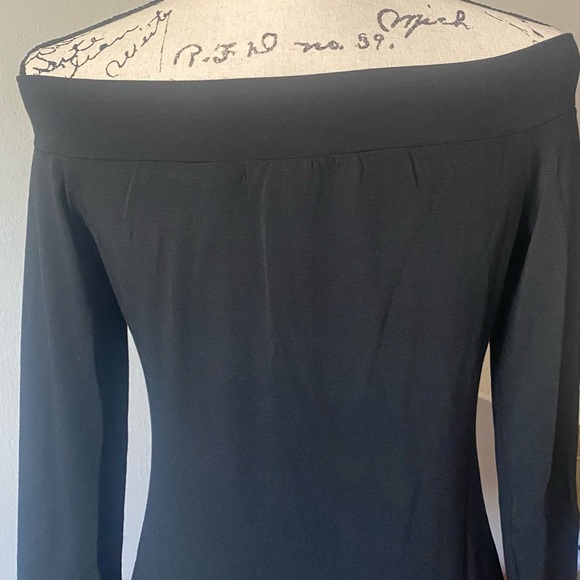 Off the Shoulder Top - Picture 4 of 6